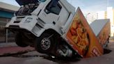 Video: el pavimento se tragó un camión en Córdoba