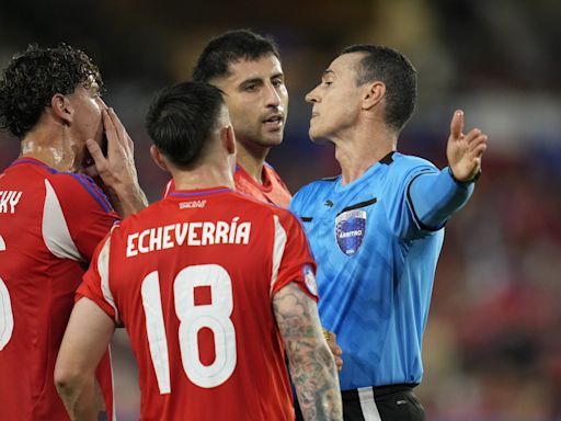 La furia de Chile por la eliminación de la Copa América, la furia contra el árbitro Wilmar Roldán y la mirada sobre Ricardo Gareca