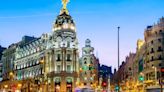 El salario que hay que ganar para comprar un piso de 100 m2 en Madrid, Barcelona o San Sebastián ronda los 5.000 euros al mes