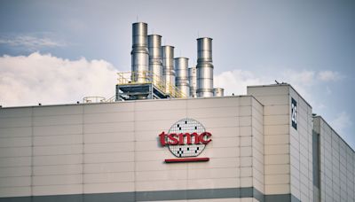 TSMC Joins Global Tech Rout as Trading Resumes After Typhoon