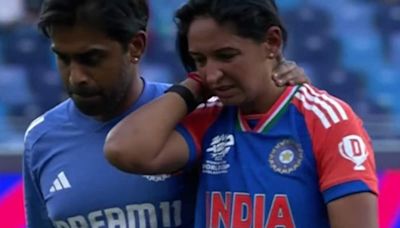 Harmanpreet Kaur Suffers Neck Injury, Leaves Field In Tears Against Pakistan - Watch | Cricket News