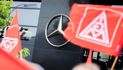 Thousands protest in Germany against sale of Mercedes dealerships