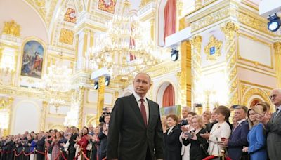 Vladimir Putin inaugurated as Russian president for fifth time, West boycotts