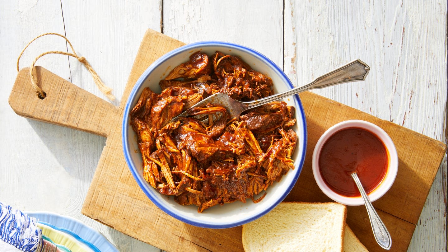 This No-Fuss Slow Cooker Pulled Pork Is a Party-Perfect Recipe