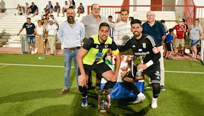 El Xerez CD se da otro festín y conquista el Trofeo Andrés Chacón en La Barca
