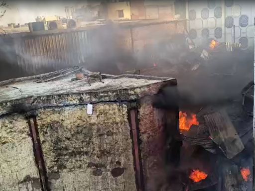 Fire Breaks Out In Delhi's Chandni Chowk Market, 30 Engines Rushed To Spot