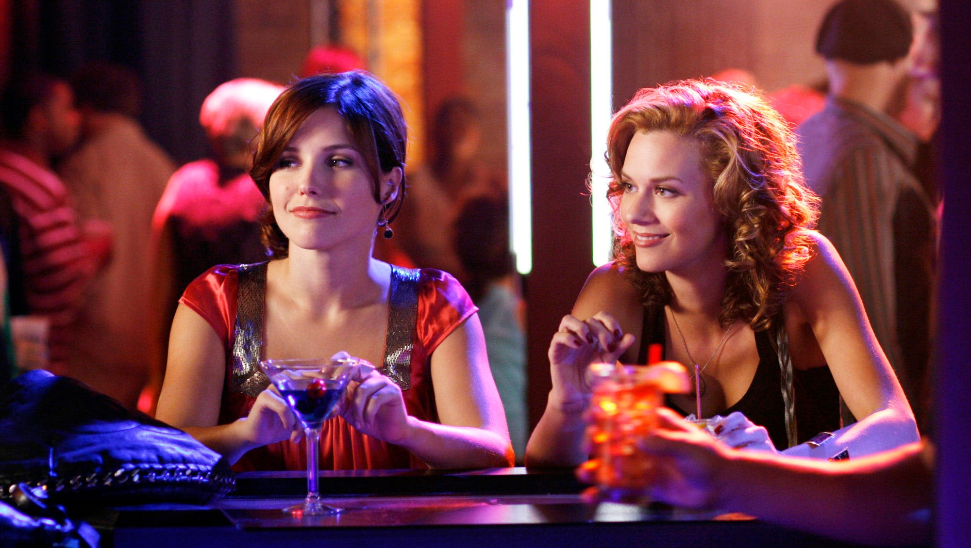 'One Tree Hill' reboot in development at Netflix with Sophia Bush, Hilarie Burton set to return