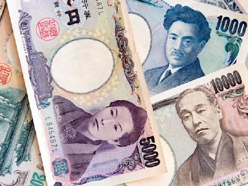 Japanese Yen recovers its losses, supported by a softer US Dollar