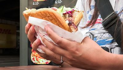 Alemania y Turquía, ‘en pie de guerra’ por el döner kebab: una batalla con consecuencias millonarias que ha llegado a la UE