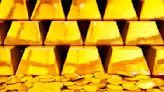 Gold price fluctuates lower on declining safe-haven demand