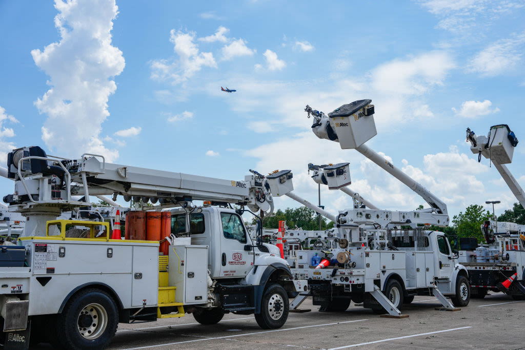 Is Houston still without power? Latest on power restoration Post-Hurricane Beryl