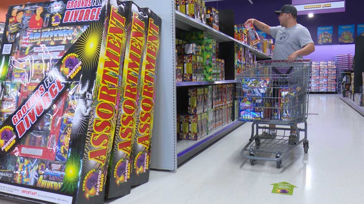 What are the firework laws in Kentucky and Indiana?