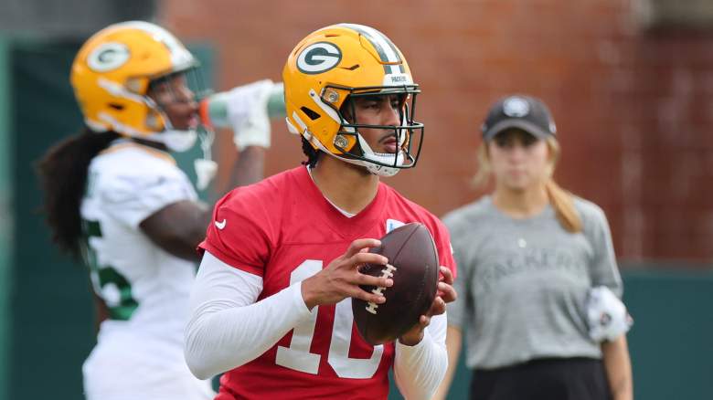 Packers Sign Veteran Quarterback During Jordan Love's Holdout: Report