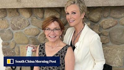 Who is Jane Lynch’s low-key screenwriter wife Jennifer Cheyne?