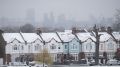 Snow blankets London as bitter cold grips northern Europe