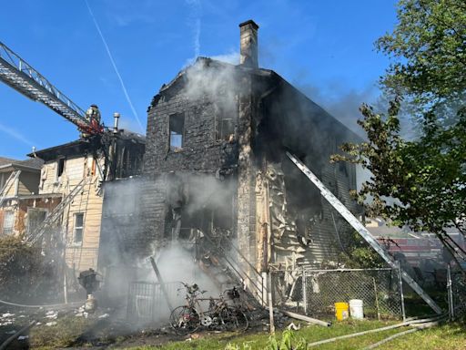 3 homes damaged by fire in Northeast DC