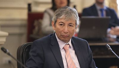 Presentan moción de interpelación contra ministro de Economía, José Arista