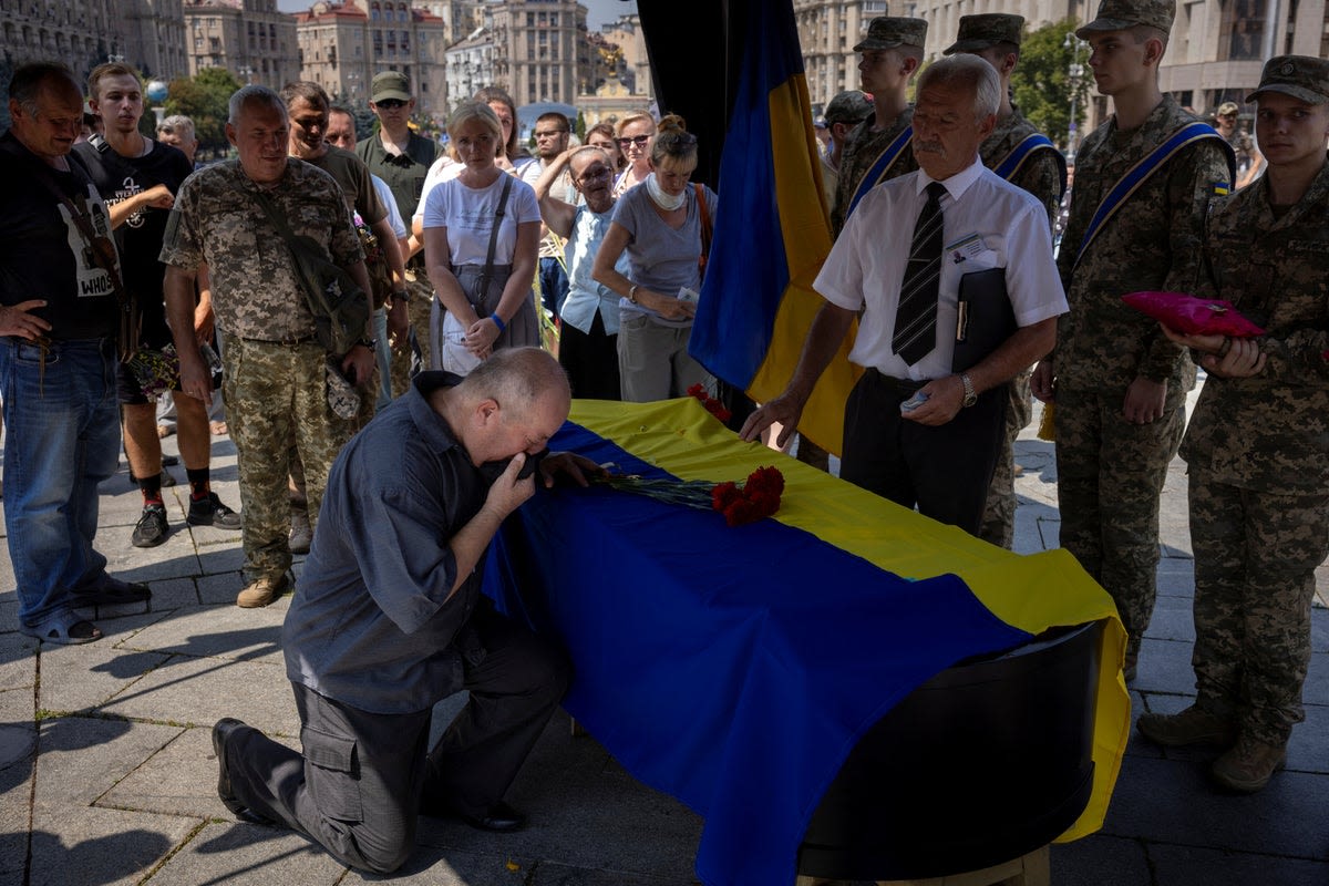 Ukraine-Russia war – live: Air raid sirens blare across Kyiv as Putin deploys ‘new type of low-altitude drone’