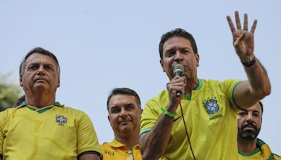 Ato de Bolsonaro e Ramagem após crise que balançou candidatura no Rio foi desagravo tímido