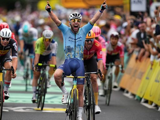 Mark Cavendish claims record-breaking 35th stage win at the Tour de France