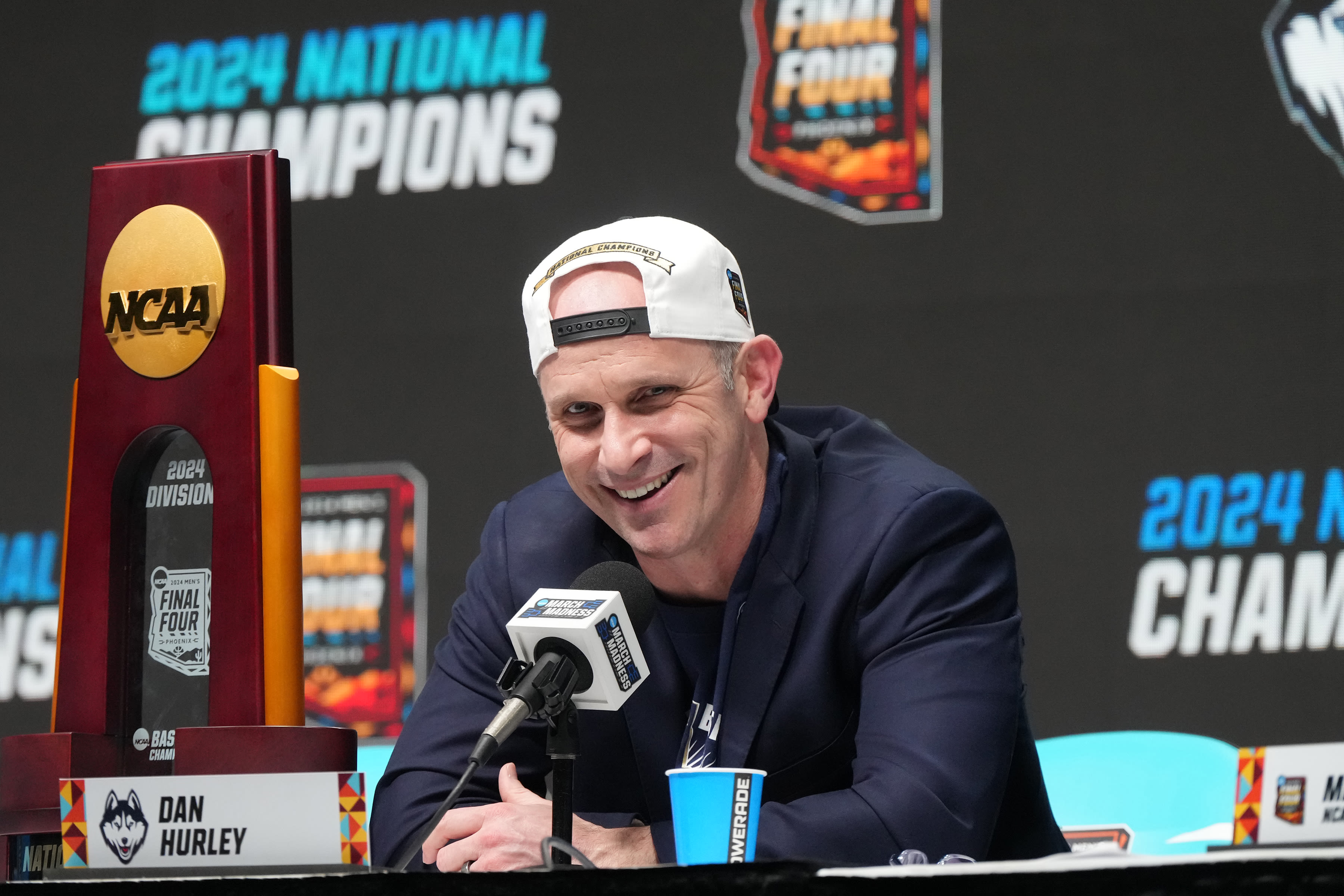 Dan Hurley, UConn agree to new 6-year, $50M contract following 2nd straight national title, offer from Lakers