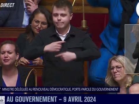 VIDÉO – “Vous vous taisez !” : Yaël Braun-Pivet à bout face à Louis Boyard, son recadrage musclé