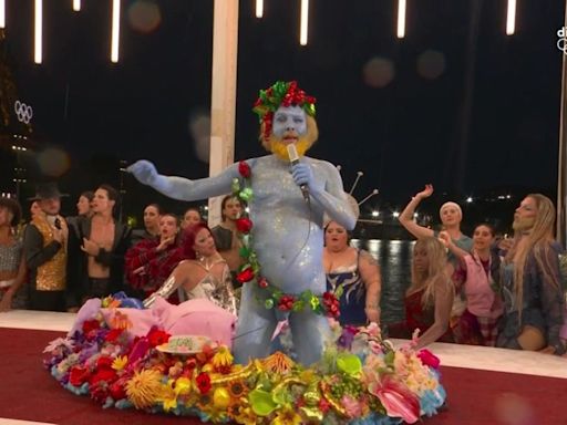 "La nudité, c'est l'origine des Jeux" : Philippe Katerine balaye les critiques après avoir chanté quasi nu à la cérémonie d'ouverture des JO
