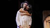 Salvajada en el Teatro Cervantes: Carlos Belloso y Valentina Bassi, en una obra que habla sobre la crueldad, la discriminación y el bullying