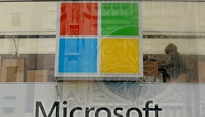 Grupo europeu acusa Microsoft de transferir função de dados de crianças para escolas Por Reuters