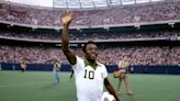 Murió Pelé: ¿cuánto ganaba cuando era jugador? La comparación con los sueldos de las estrellas actuales