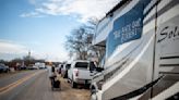 Far-right convoy protesting migrant crisis nears southern border