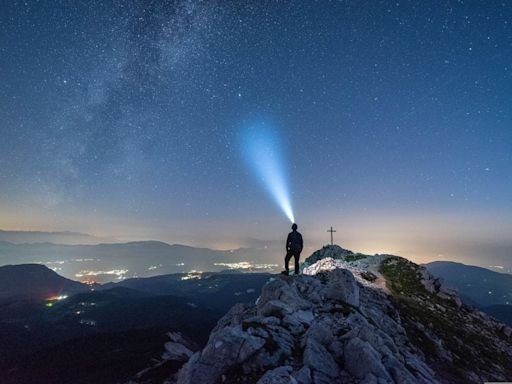 Columna de Luperfina Rojas: “¿Por qué cada vez vemos menos las estrellas?” - La Tercera