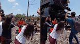 Selfie mortal: se quiso sacar una foto con un tren y la locomotora la desnucó