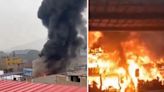 Incendio de gran magnitud en Ate: bomberos tratan de apagar llamas en taller mecánico de buses