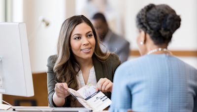 I’m a Bank Teller: 6 Benefits of Having Multiple Bank Accounts