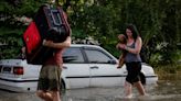 Ucranianos se enfrentan a desamparo y enfermedades por las inundaciones