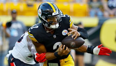 Tomlin: Fumbles undid positives in Fields' debut