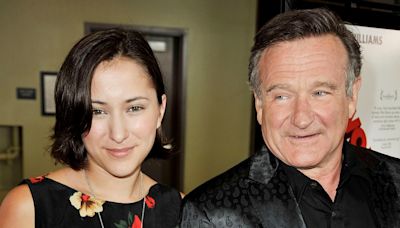 Robin Williams’ daughter debunks viral image of her dad on 10th anniversary of his death