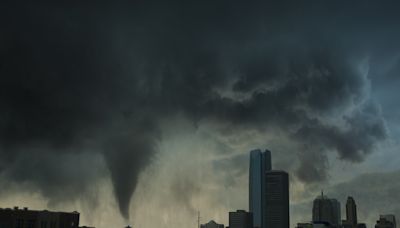 Oklahoma tornado videos show terrifying storms as buildings damaged