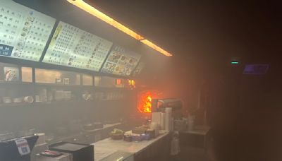 影／台南市北區餐館失火 煎台燃燒連排油煙管也著火