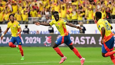 Davinson Sánchez dejó claro el lugar que James Rodríguez ocupa en la historia del fútbol colombiano