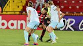 Alajuelense cae en su partido histórico contra las campeonas de EE. UU.