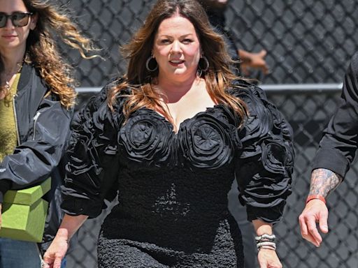 Melissa McCarthy showcases her incredible weight loss in waist-cinching black dress