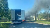 Russians completely burn down lorry delivering drinking water to Beryslav residents – photo