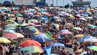 Hot weather maps turn red as UK hit by second heat bomb just days after 33C