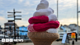 Mystery knitters show off Weymouth summer ice cream display