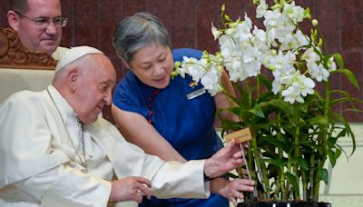 Pope urges Singapore not to forget rights of migrant workers