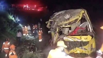 Lucknow-Agra Expressway: Seven killed, 25 injured as car-bus collides in Uttar Pradesh’s Etawah