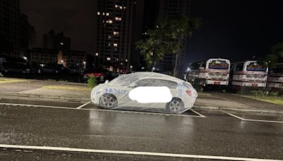 颱風前將愛車「全車包膜」 網笑虧：我想看漂走的