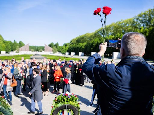 Gedenkfeiern zum Kriegsende - Prorussische Rocker in Berlin